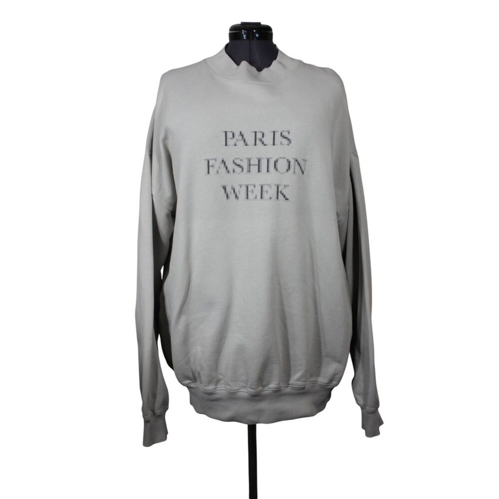 Balenciaga Wardrobe unifit oversized relaxed fit Paris Fashion Week sweatshirt